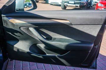 https://vehicle-cdn.autoleague.cloud/32225_81010348_11.jpg