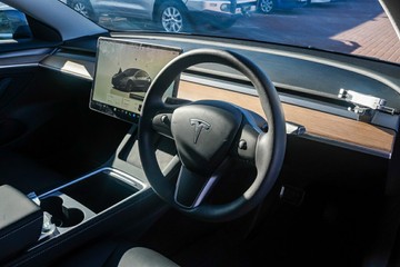 https://vehicle-cdn.autoleague.cloud/32225_81010348_13.jpg