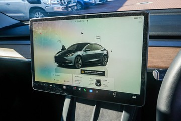https://vehicle-cdn.autoleague.cloud/32225_81010348_16.jpg