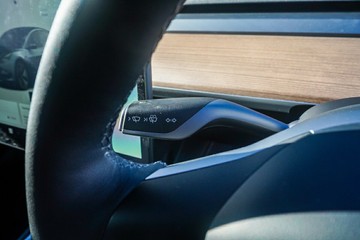 https://vehicle-cdn.autoleague.cloud/32225_81010348_18.jpg