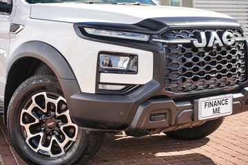 https://vehicle-cdn.autoleague.cloud/32225_81010355_2.jpg