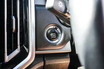 https://vehicle-cdn.autoleague.cloud/32225_81010355_20.jpg