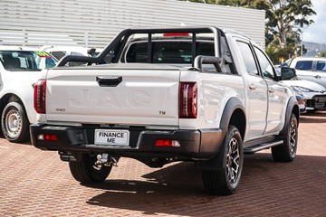 https://vehicle-cdn.autoleague.cloud/32225_81010355_8.jpg