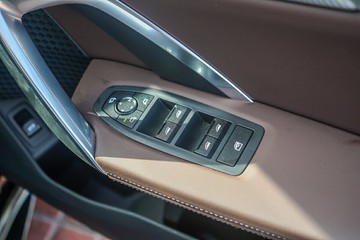 https://vehicle-cdn.autoleague.cloud/32225_81010357_12.jpg