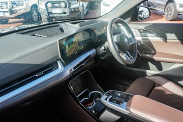 https://vehicle-cdn.autoleague.cloud/32225_81010357_20.jpg