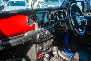https://vehicle-cdn.autoleague.cloud/32225_81010364_19.jpg