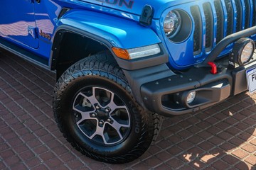 https://vehicle-cdn.autoleague.cloud/32225_81010364_2.jpg