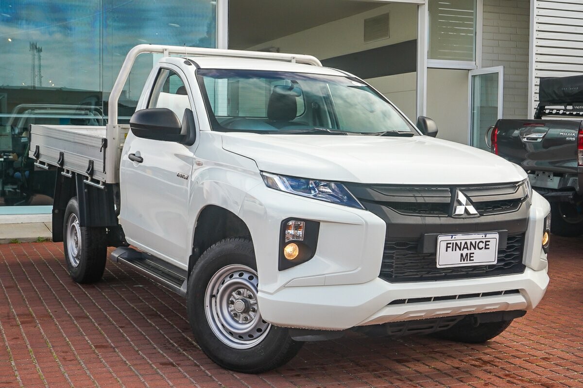 Mitsubishi Triton image 1