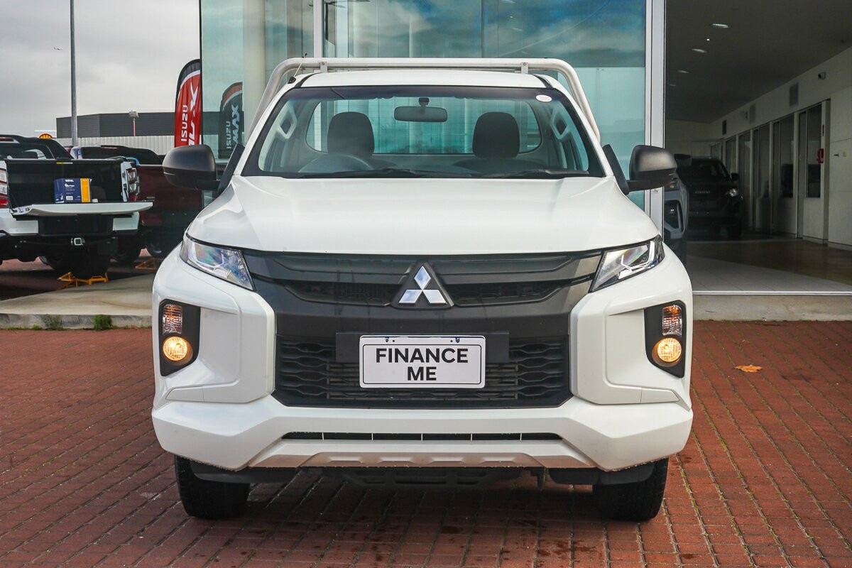 Mitsubishi Triton image 3