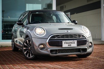 https://vehicle-cdn.autoleague.cloud/32225_81010368_1.jpg