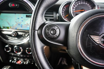 https://vehicle-cdn.autoleague.cloud/32225_81010368_15.jpg