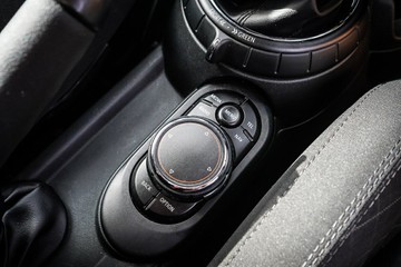 https://vehicle-cdn.autoleague.cloud/32225_81010368_20.jpg
