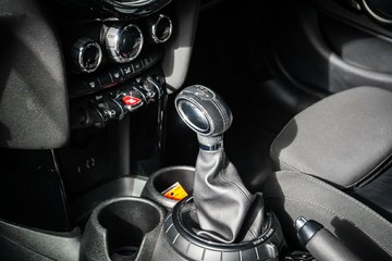 https://vehicle-cdn.autoleague.cloud/32225_81010368_23.jpg