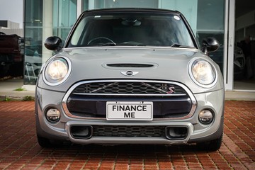 https://vehicle-cdn.autoleague.cloud/32225_81010368_3.jpg