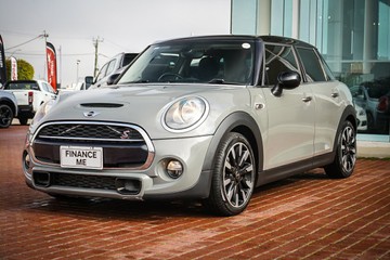 https://vehicle-cdn.autoleague.cloud/32225_81010368_4.jpg