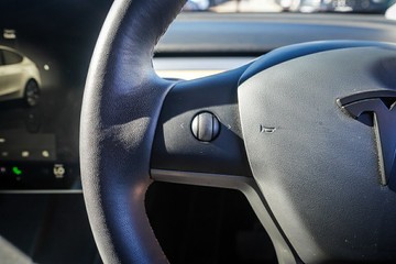 https://vehicle-cdn.autoleague.cloud/32225_81010369_14.jpg