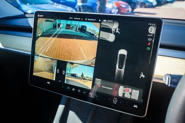 https://vehicle-cdn.autoleague.cloud/32225_81010369_17.jpg