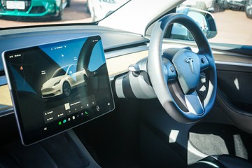 https://vehicle-cdn.autoleague.cloud/32225_81010369_20.jpg