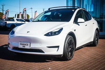 https://vehicle-cdn.autoleague.cloud/32225_81010369_4.jpg