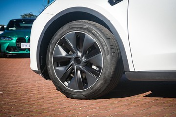 https://vehicle-cdn.autoleague.cloud/32225_81010369_5.jpg