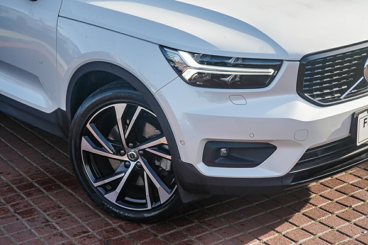 Volvo Xc40 image 2