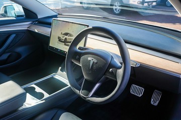 https://vehicle-cdn.autoleague.cloud/32225_81010379_13.jpg