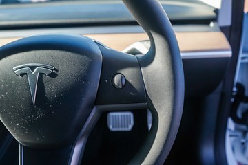 https://vehicle-cdn.autoleague.cloud/32225_81010379_14.jpg