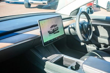 https://vehicle-cdn.autoleague.cloud/32225_81010379_20.jpg
