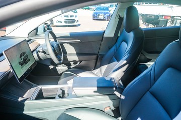 https://vehicle-cdn.autoleague.cloud/32225_81010379_22.jpg