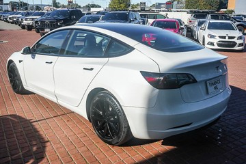 https://vehicle-cdn.autoleague.cloud/32225_81010379_6.jpg