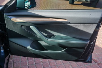https://vehicle-cdn.autoleague.cloud/32225_81010380_11.jpg