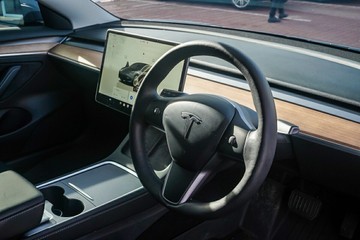 https://vehicle-cdn.autoleague.cloud/32225_81010380_13.jpg
