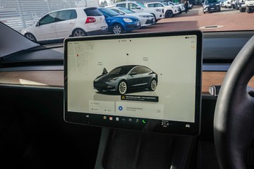 https://vehicle-cdn.autoleague.cloud/32225_81010380_17.jpg