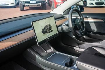 https://vehicle-cdn.autoleague.cloud/32225_81010380_20.jpg