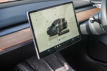 https://vehicle-cdn.autoleague.cloud/32225_81010380_21.jpg
