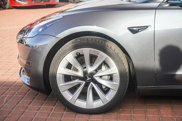 https://vehicle-cdn.autoleague.cloud/32225_81010380_5.jpg