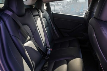 https://vehicle-cdn.autoleague.cloud/32225_81010380_9.jpg