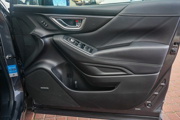 https://vehicle-cdn.autoleague.cloud/32225_81010383_11.jpg