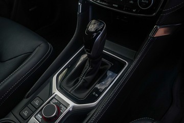 https://vehicle-cdn.autoleague.cloud/32225_81010383_18.jpg