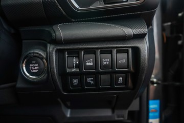 https://vehicle-cdn.autoleague.cloud/32225_81010383_19.jpg
