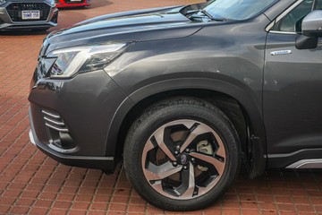https://vehicle-cdn.autoleague.cloud/32225_81010383_5.jpg