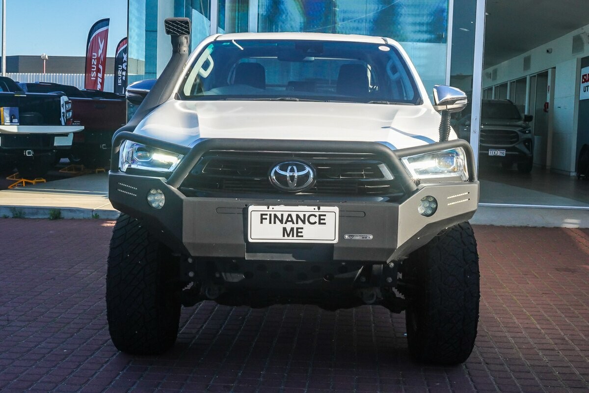 Toyota Hilux image 3