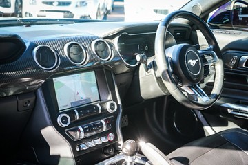 https://vehicle-cdn.autoleague.cloud/32225_81010388_21.jpg