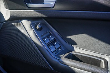 https://vehicle-cdn.autoleague.cloud/32225_81010390_13.jpg