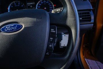 https://vehicle-cdn.autoleague.cloud/32225_81010390_15.jpg