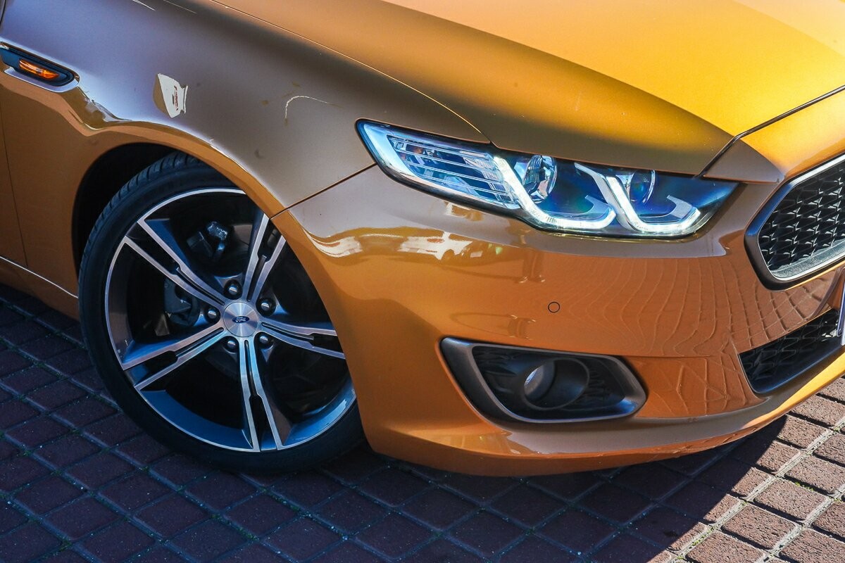 Ford Falcon image 2