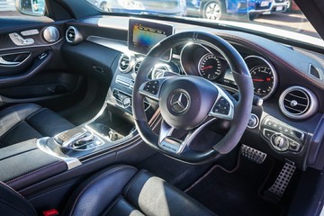 https://vehicle-cdn.autoleague.cloud/32225_81010434_13.jpg
