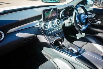 https://vehicle-cdn.autoleague.cloud/32225_81010434_20.jpg