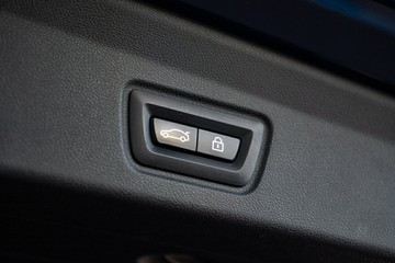 https://vehicle-cdn.autoleague.cloud/32225_81010453_29.jpg