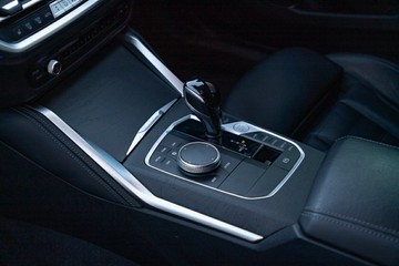 https://vehicle-cdn.autoleague.cloud/32225_81010453_32.jpg